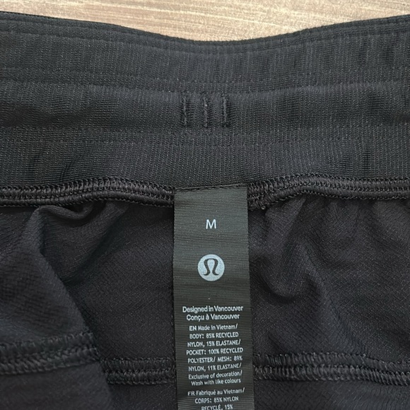 Men’s Lululemon Shorts - Picture 3 of 6